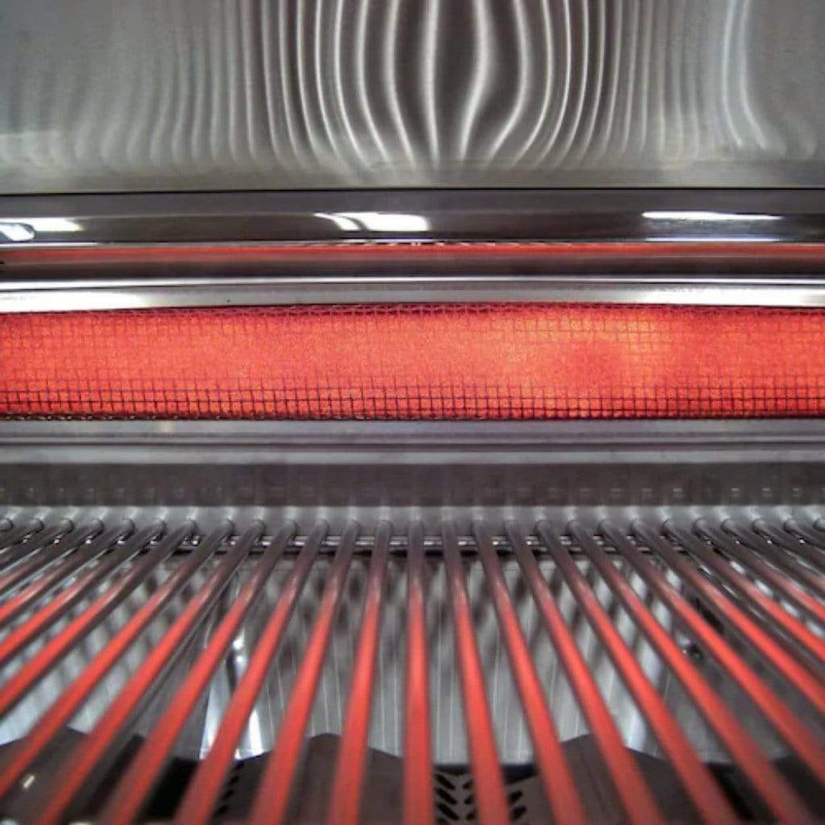 Fire Magic Aurora A830s 46 inch gas and charcoal combination grill on stainless cart – view 8