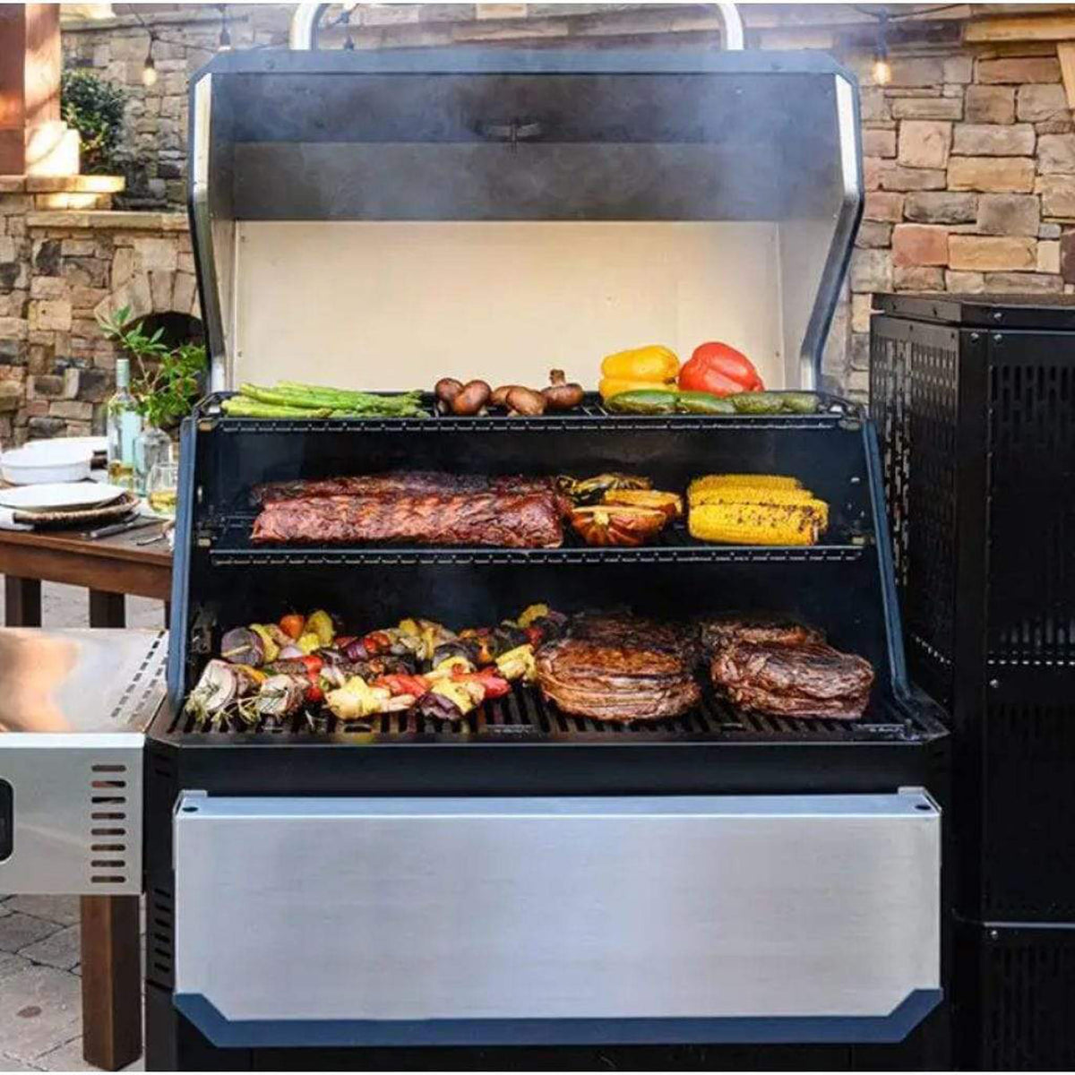 Masterbuilt Gravity Series 1050 digital charcoal grill and smoker – view 6