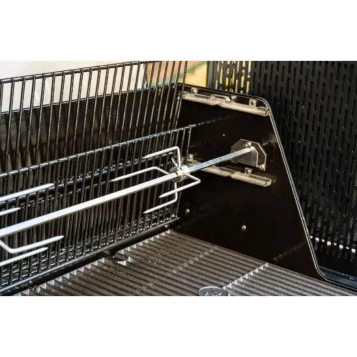 Masterbuilt Gravity Series rotisserie kit with spit rod, claws and motor – view 3