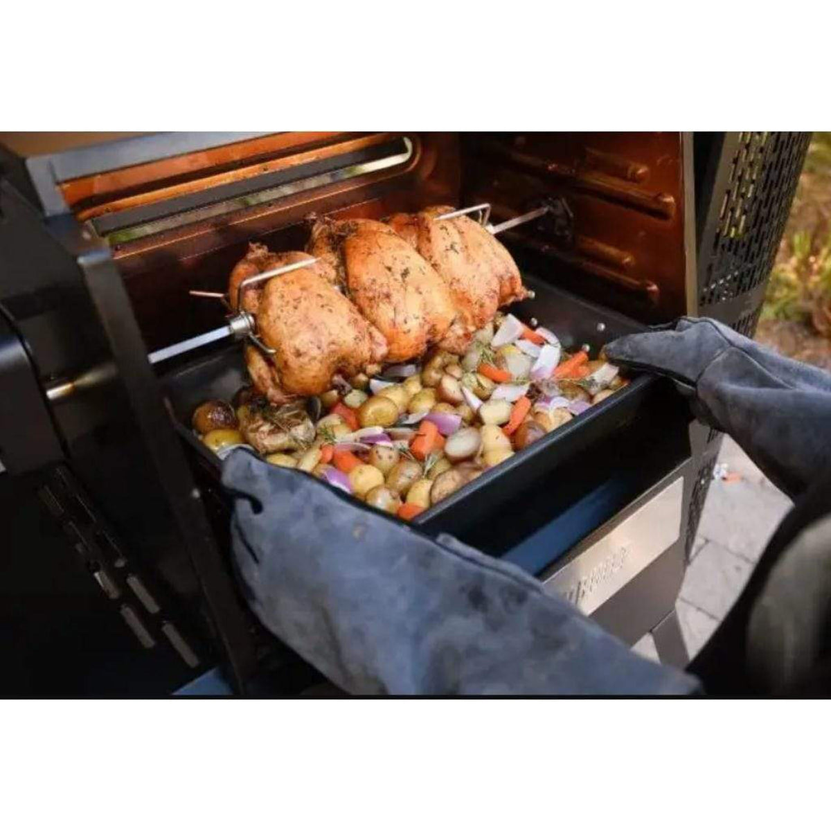 Masterbuilt Gravity Series rotisserie kit with spit rod, claws and motor – view 5