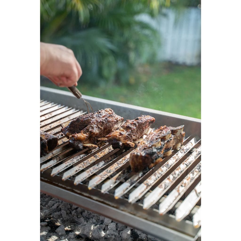 Ñuke Puma 52 inch Argentine gaucho grill with Santa Maria control wheel – view 19